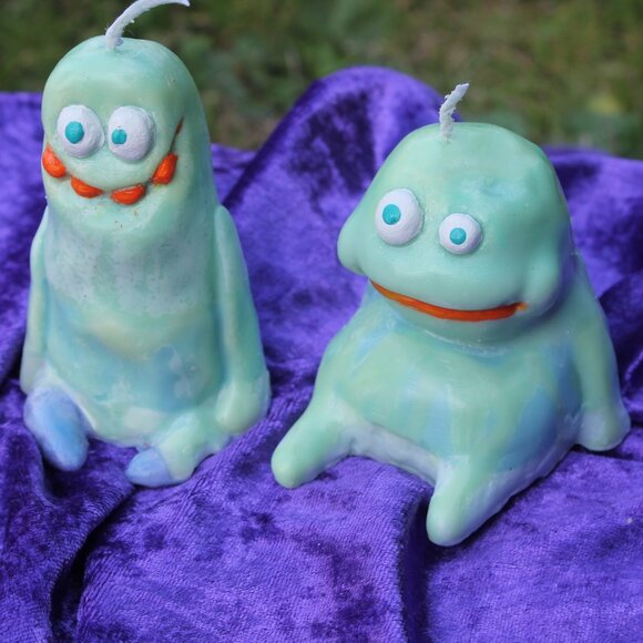 The Twin Monster Candles - Picture 3 of 7